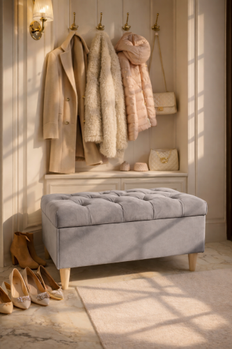 lawka-glam-pikowana-chesterfield-jasnoszara-przedpokoj-eleganckie-wnetrze.png